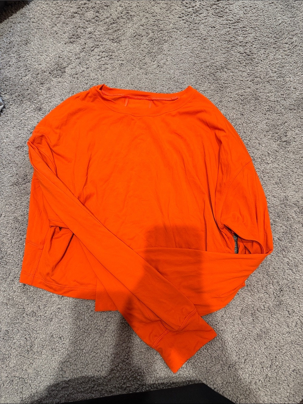 Lululemon cropped long sleeve athletic top